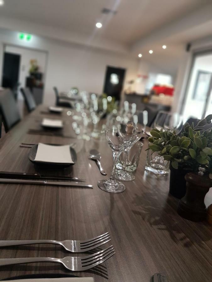 ناراركورت The Avenue Inn المظهر الخارجي الصورة
